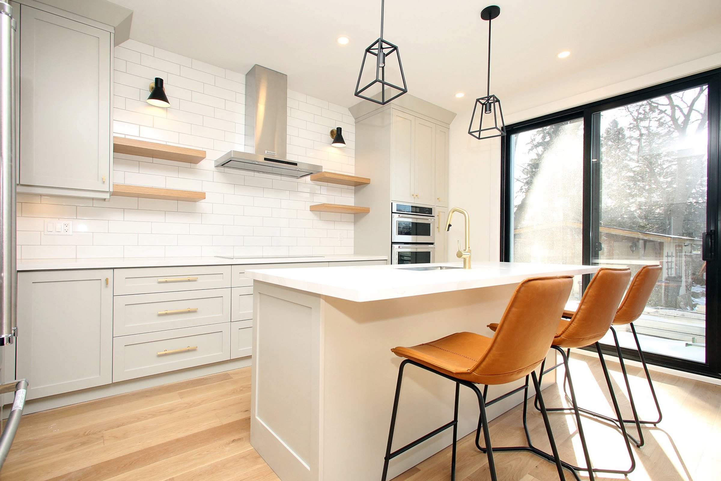 A finished Waterfront kitchen renovation.